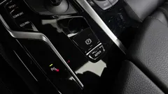 2022 BMW 5-Series 520i Luxury — фото 13