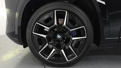 2023 BMW XM 4.4, чёрный — фото 5