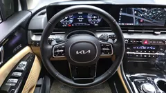 2023 Kia Carnival Diesel 9-Seater Signature — фото 13