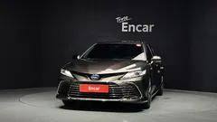 2023 Toyota Camry 2.5 XLE Hybrid, 연금색 — фото 3