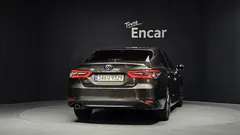 2023 Toyota Camry 2.5 XLE Hybrid, 연금색 — фото 4
