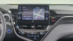 2023 Toyota Camry 2.5 XLE Hybrid, 연금색 — фото 18