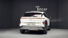 2023 Hyundai Kona Inspiration, белый — фото 4