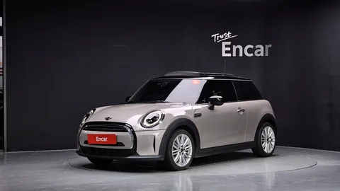 2023 Mini Cooper Classic Plus Launch Pack
