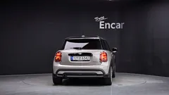 2023 Mini Cooper Classic Plus Launch Pack — фото 4