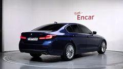 2021 BMW 5-Series 530i Luxury, синий — фото 2