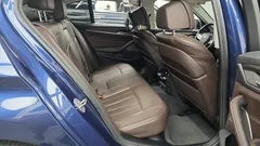 2021 BMW 5-Series 530i Luxury, синий — фото 12
