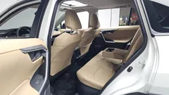 2022 Toyota RAV4 2.5 2WD Hybrid, белый — фото 12
