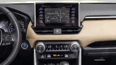 2022 Toyota RAV4 2.5 2WD Hybrid, белый — фото 17