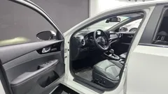 2022 Kia K3 1.6, белый — фото 10