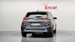2023 Hyundai Kona Modern, серый — фото 4