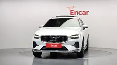 2023 Volvo XC60 B5 Ultimate Bright, белый — фото 3