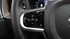 2023 Volvo XC60 B5 Ultimate Bright, белый — фото 19