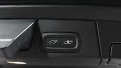 2023 Volvo XC60 B5 Ultimate Bright, белый — фото 20