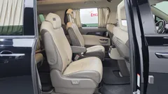 2023 Kia Carnival Gasoline 9-Seater Hi-Limousine — фото 11