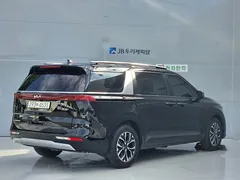 2023 Kia Carnival Diesel 9-Seater Prestige — фото 4