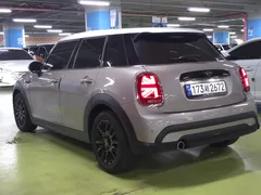 2024 Mini Cooper 5Door Classic — фото 2