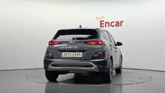 2022 Hyundai Kona Modern, серо-серебристый — фото 4