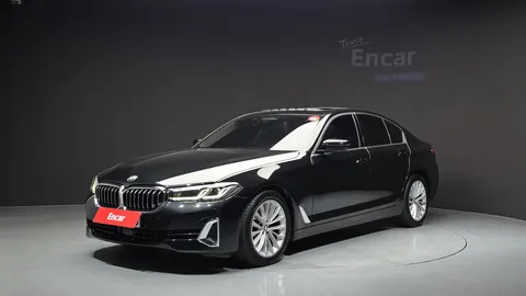 2022 BMW 5-Series 520i Luxury