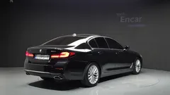 2022 BMW 5-Series 520i Luxury — фото 2