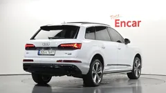 2023 Audi Q7 55 TFSI Quattro Premium — фото 2
