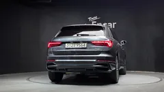 2023 Audi Q3 35 TDI Quattro Premium — фото 4