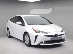 2022 Toyota Prius 1.8, белый — фото 3