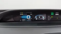 2022 Toyota Prius 1.8, белый — фото 6