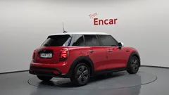 2023 Mini Cooper 5Door Classic — фото 2