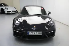 2023 Porsche 911 Targa 4 GTS, чёрный — фото 2