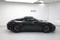 2023 Porsche 911 Targa 4 GTS, чёрный — фото 3