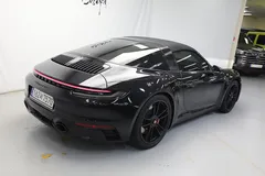 2023 Porsche 911 Targa 4 GTS, чёрный — фото 5