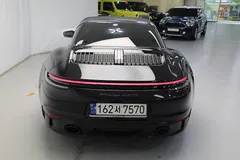 2023 Porsche 911 Targa 4 GTS, чёрный — фото 6