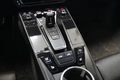 2023 Porsche 911 Targa 4 GTS, чёрный — фото 20