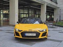 2021 Audi R8 5.2 V10 Performance Coupe, серо-серебристый — фото 5