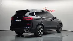 2022 BMW X5 xDrive 40i M Sport, чёрный — фото 2