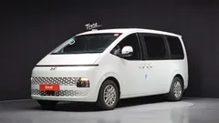 2023 Hyundai Staria Tourer 9-Seater — фото 1
