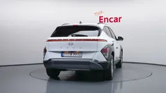 2024 Hyundai Kona Premium, белый — фото 4