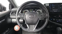 2022 Toyota Camry 2.5 LE Hybrid, коричневый — фото 13