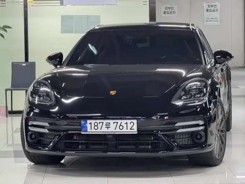 2023 Porsche Panamera 4.0 GTS