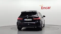 2022 BMW 1-Series 120i M Sports — фото 4