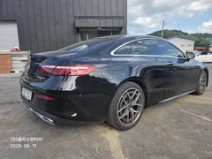 2023 Mercedes-Benz E-Class E300d 4MATIC Coupe — фото 2