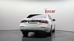 2023 Mercedes-Benz E-Class E300e 4MATIC Exclusive — фото 4