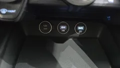 2022 Genesis G70 Gasoline 2.0T 4WD — фото 13