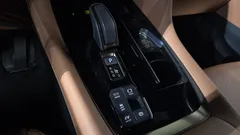 2024 Toyota Alphard 2.5 HEV Executive AWD, чёрный — фото 9