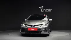 2022 Toyota Camry 2.5 XLE Hybrid, серый — фото 3