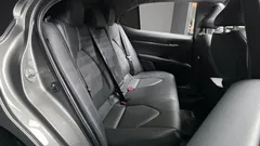 2022 Toyota Camry 2.5 XLE Hybrid, серый — фото 12