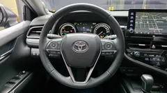 2022 Toyota Camry 2.5 XLE Hybrid, серый — фото 13