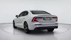 2022 Volvo S60 B5 Inscription, белый — фото 5