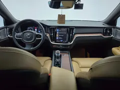 2022 Volvo S60 B5 Inscription, белый — фото 9
